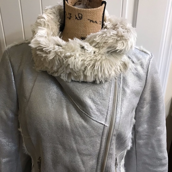 🧥INC Silver Fur Jacket - Picture 4 of 11